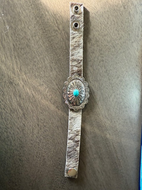 SANDRA LING HAIR ON HYDE CUFF