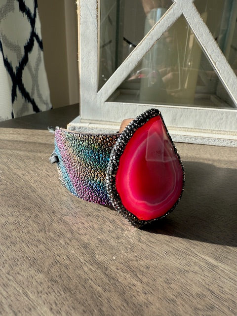 SANDRA LING CUSTOM LEATHER CUFF WITH STONE (PINK)