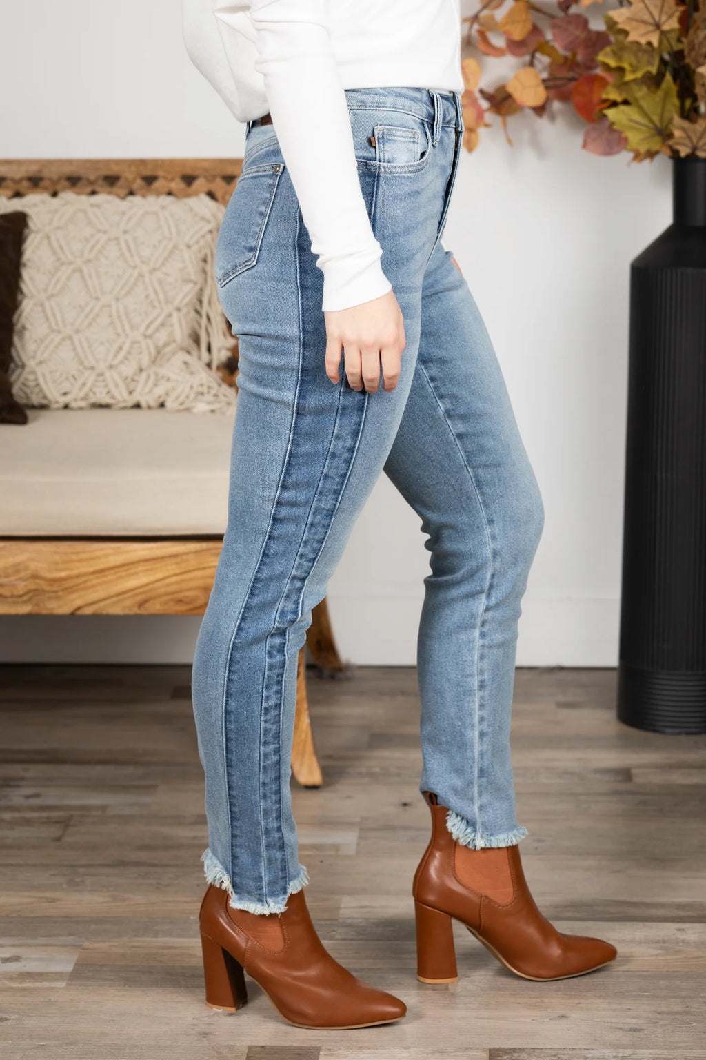 JUDY BLUE HIGH WAIST VINTAGE WASH SIDE PANEL HI-LO FRAY HEM SLIM JEANS