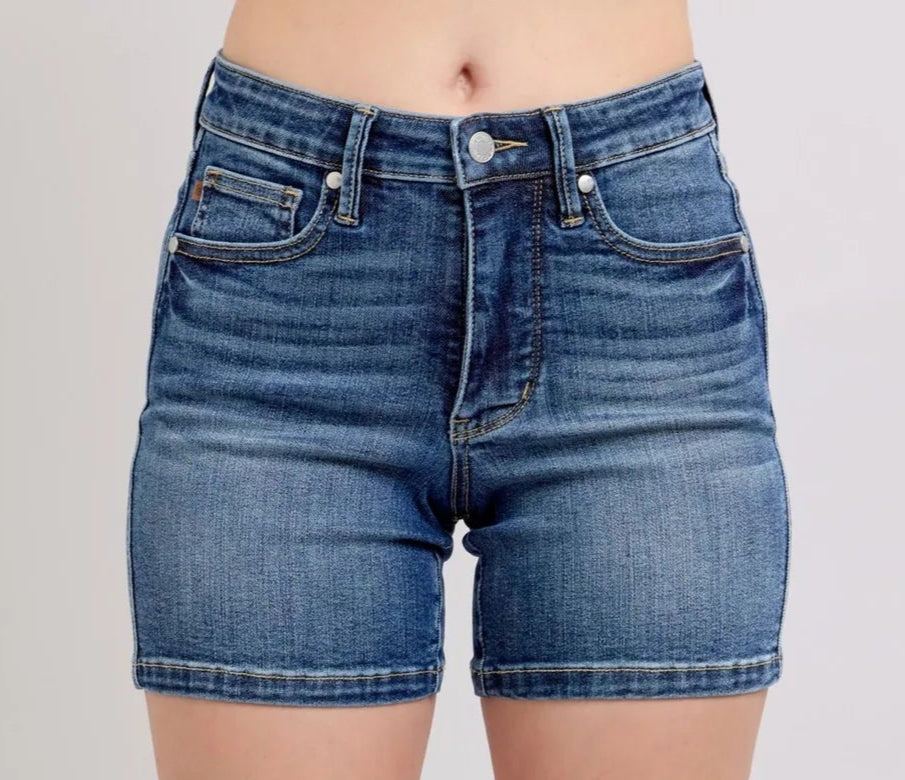 JUDY BLUE MR TUMMY CONTROL MID LENGTH SHORT