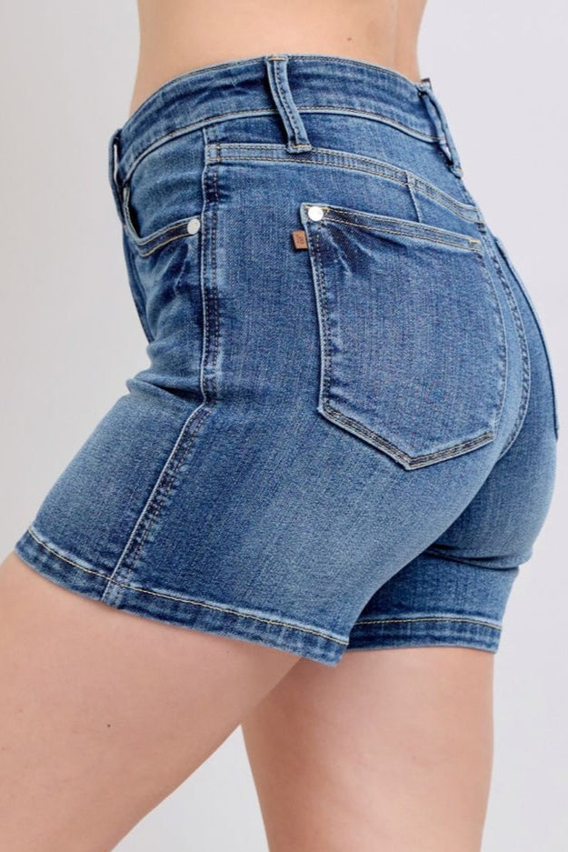 JUDY BLUE MR TUMMY CONTROL MID LENGTH SHORT