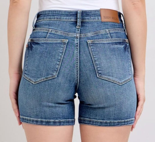 JUDY BLUE MR TUMMY CONTROL MID LENGTH SHORT