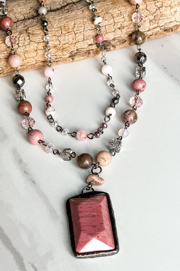 LEXI NECKLACE (MAUVE)