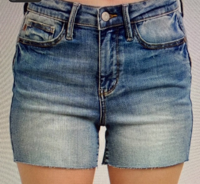 JUDY BLUE STAR SEAM DETAIL SHORTS