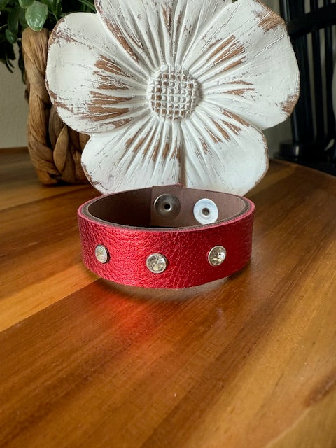 SANDRA LING GENUINE LEATHER AB CRYSTAL SKINNY ADJUSTABLE CUFF (RED)