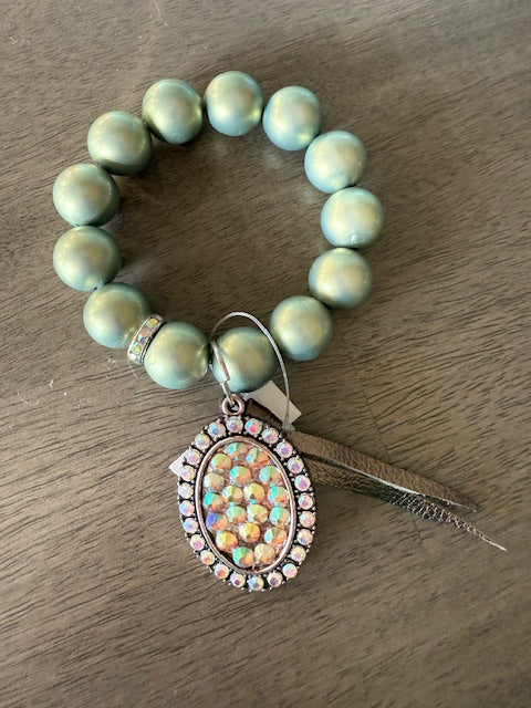 SANDRA LING MIRACLE BEADED BRACELET WITH CHARM (PASTEL GREEN)