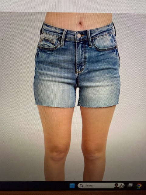 JUDY BLUE STAR SEAM DETAIL SHORTS
