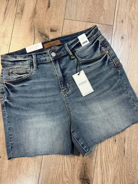 JUDY BLUE STAR SEAM DETAIL SHORTS